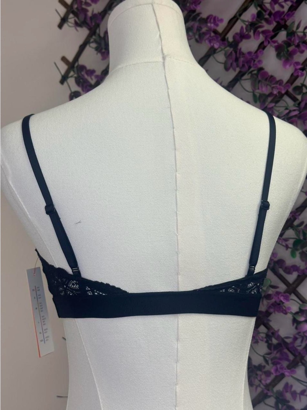 6 Black Lace Bralette - Women Intimates Size XS - Picture 3 of 7